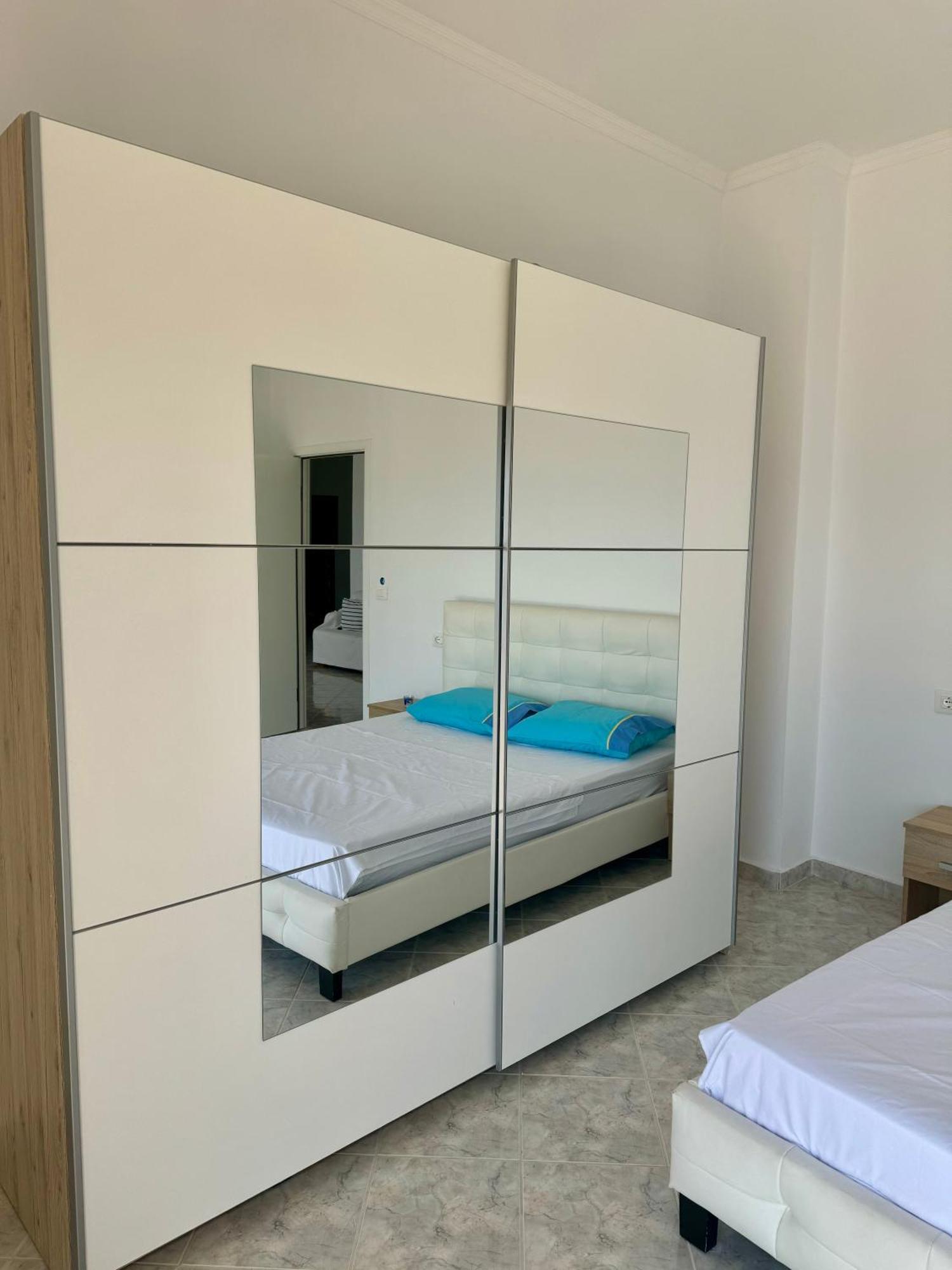 Comfy Blue Sarande Apartment Exterior photo